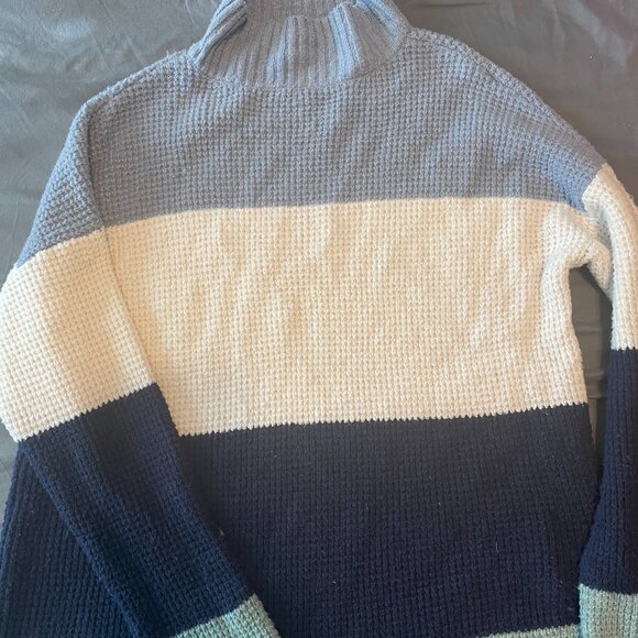 SO Colorblock Blue and White Women's Sweater Size L - Picture 2 of 6